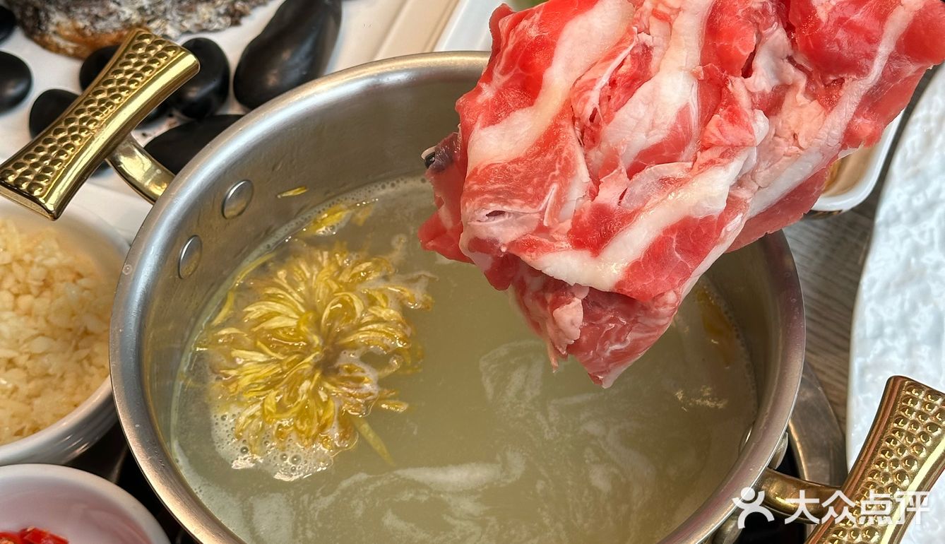 扬州首家！！最nb好吃的菊花火锅。。。