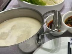 -红鼎豆捞·非遗鲍皇汤火锅(宝丰路店)