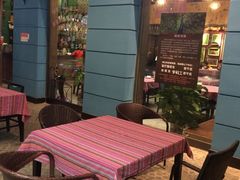 露天位-香巴拉云南餐厅(华莱坞店)