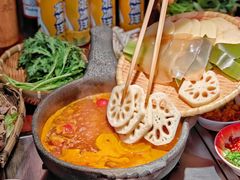 -夺欢喜贵州酸汤牛肉火锅(静安寺店)