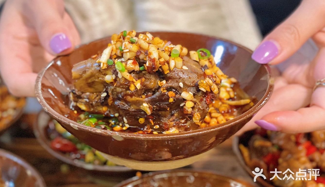 全兔宴！折耳根！烧椒！蒜香！兔头[色]你吃过没有⁉️