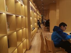 -漕河泾街道图书馆(漕河泾社区文化活动中心店)