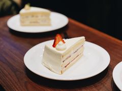 草莓奶油蛋糕-black rainbow coffee