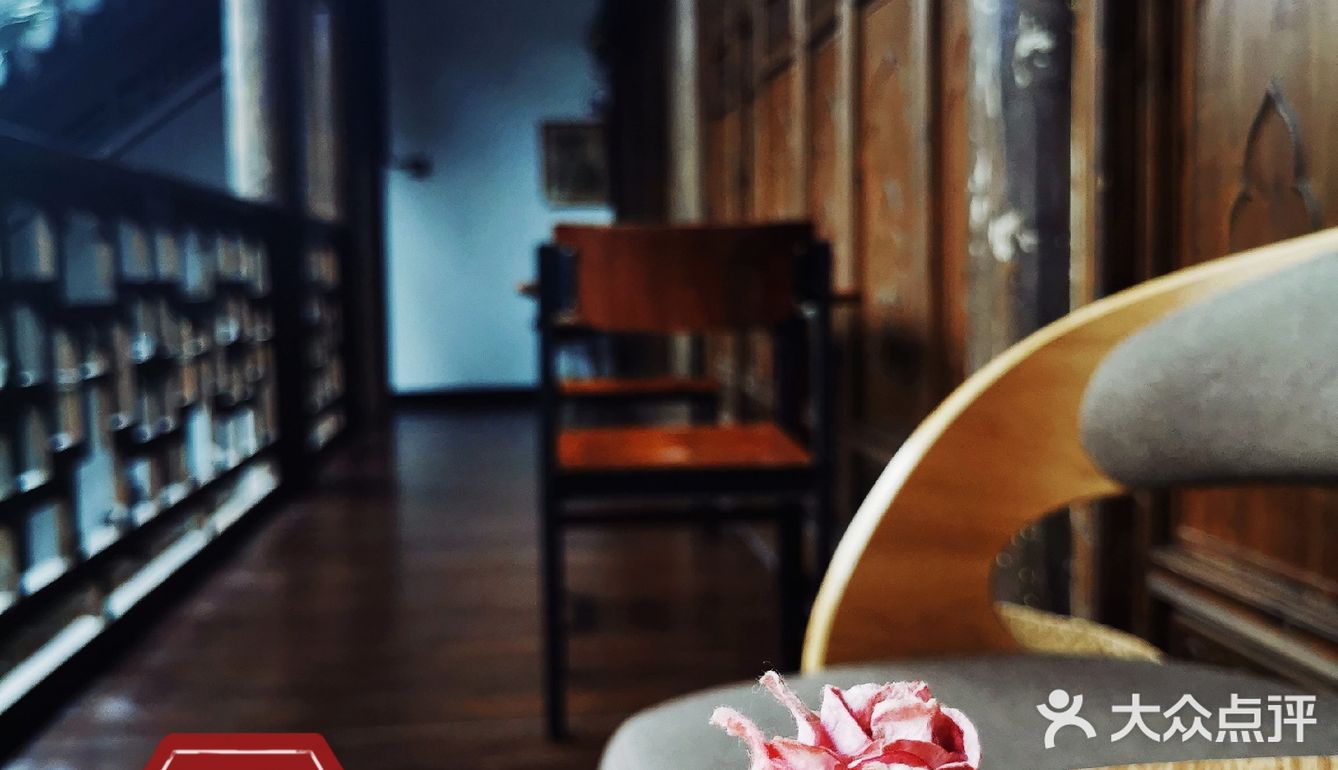 在这样的咖啡馆里感受着古今中外