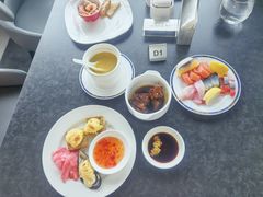 -亚洲国际大酒店·云顶阁旋转自助餐厅