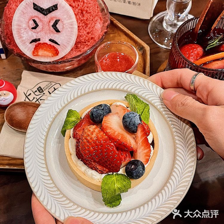 广州🔥新年限定达摩草莓冰🍓可爱又好吃🍧