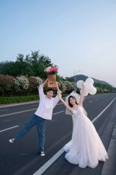 -雪中彩影婚纱摄影·微光艺术中心