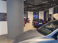 -TESLA 特斯拉(上海太古汇体验店)