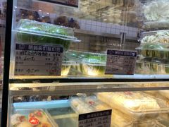 面包甜点陈列柜-白玉兰食品甜凤店(合生汇店)