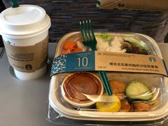 暖风无花果鸡胸肉沙拉-星巴克(广州南站A18检票口楼上)