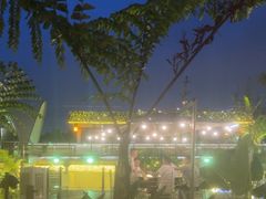 -茅草房·河畔园林火锅