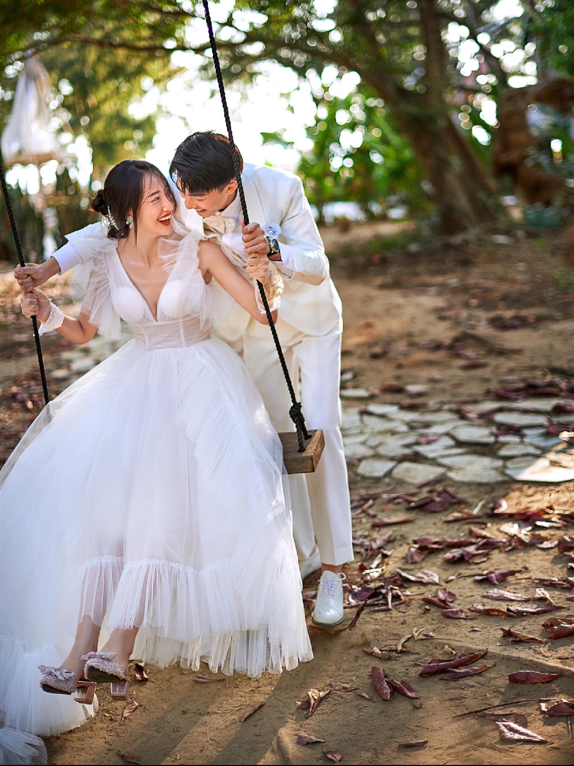 婚纱模特苗苗年龄图片