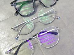 -罗伯特眼镜·蔡司官方授权(罗湖国贸店)