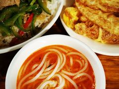 -巍山𤆵肉饵丝
