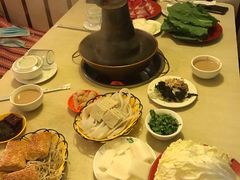 -洞庭洲·防空洞火锅·烧烤·铜锅涮肉(新百广场店)