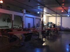 -Lake Shore Hotel & Restaurant