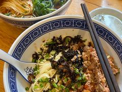 辣肉面-沪西老弄堂面馆(定西路店)