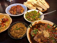 -蓝田九大碗民俗食府(蓝田店)