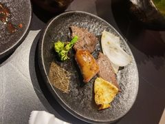 -山川小町·极番烧肉(新地假日广场店)