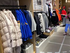 店内环境-NIKE KICKS LOUNGE体验店(北京新中关店)