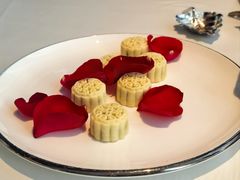 纪念日玫瑰饼糕点-大董(环贸iapm店)