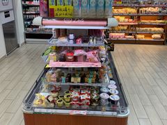 零售区-全家便利店(沪太路三店)