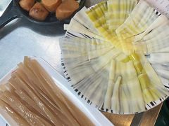 -二荆条·蜀鲜汇城市森林火锅