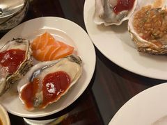 -广州万富希尔顿酒店·感趣自助餐厅·金秋蟹宴生蚝海鲜刺身