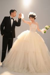 -雪中彩影婚纱摄影·微光艺术中心