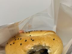 黑芝麻贝果-木子木水日式烫面包(世界城光谷店)