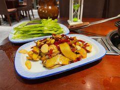 -菌之家·专业纯野生菌火锅·特色炒菌