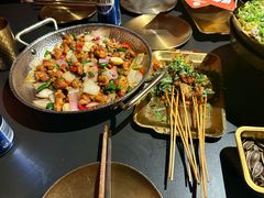 -何师烧烤Pro ·江湖川菜·小龙虾·精酿(太古里旗舰店)