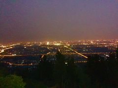 -鬼笑石后山停车场