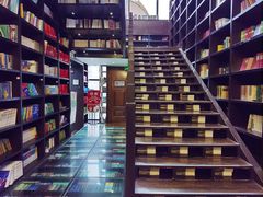 -钟书阁(松江泰晤士小镇店)