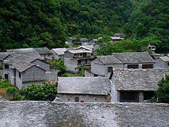 -高荡千年布依古寨旅游景区