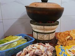 炭炉果鸡煲-威邵鸡煲(西华路总店)