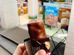 士力架巧克力冰淇淋-全家便利店(襄阳南路店)