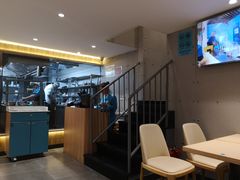 -灵芝妹子海鲜米线(劳动公园店)