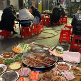 这才是重庆本地人真正喜欢吃的社区老火锅！