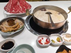 -洪氏嗨捞·猪肚鸡火锅(阳光天地店)