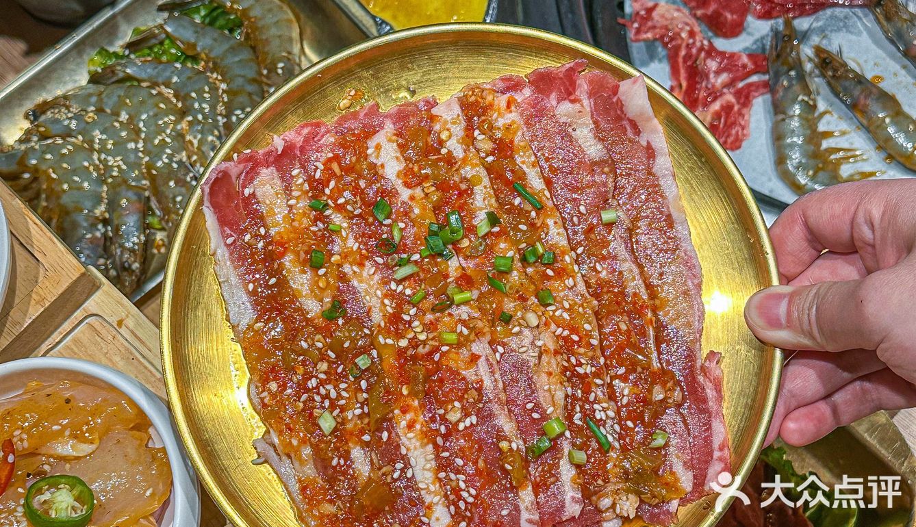 此刻……想吃烤肉的心达到了巅峰[流泪]
