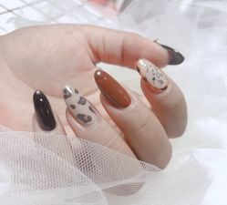 -Pink You美甲美睫纹绣定制中心