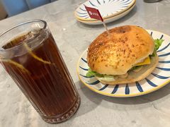 -必胜客(尹山湖歌林公园店)