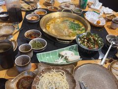 -顶顶汤火牛排火锅·经典铜锅涮肉