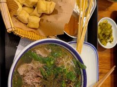 -云阿蛮云南生烫牛肉米线(奉贤路店)