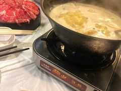 -鲜入围煮花胶鸡海鲜火锅