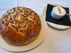 餐前大面包-莫尔顿牛排坊(浦东ifc店)