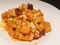 宫爆菌香鸡丁-荣公子创意菜