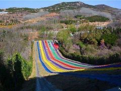 -雪山彩虹谷景区