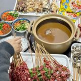 这家牛杂店每次去都是座无虚席的…… 